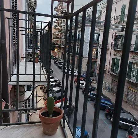 Amuri Siculo, Casa Vacanze Palermo centro-3